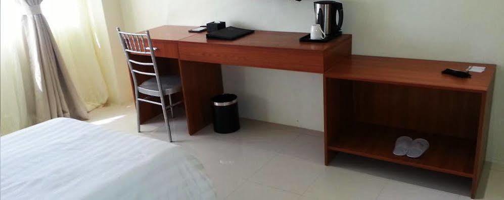 Parkway Hotel Surigao Exterior foto